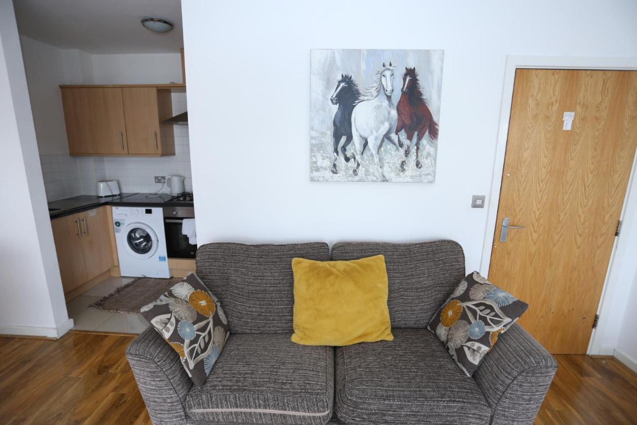 Lovely 2 Bed 2 Toilet Hill House River View Apartment Londra Dış mekan fotoğraf